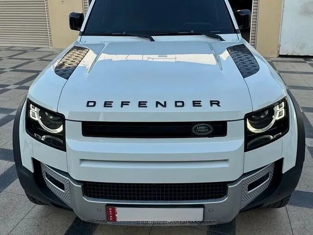 Photo of 2022 Land Rover Defender 110 HSE