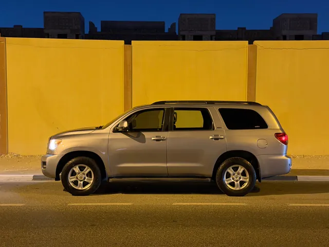 Photo of 2014 Toyota Sequoia Platinum