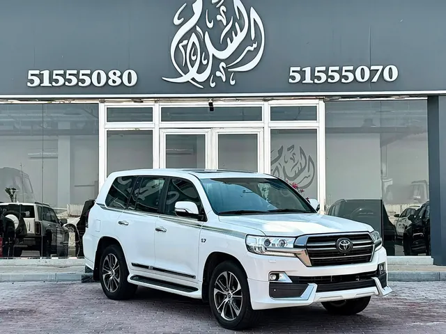 صورة 2020 تويوتا لاند كروزر VXR