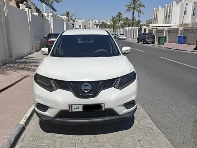 صورة 2015 نيسان اكس-تريل SL