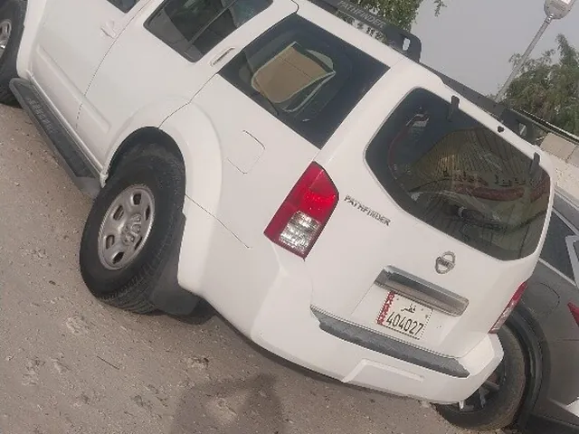 صورة 2009 نيسان باثفايندر SV