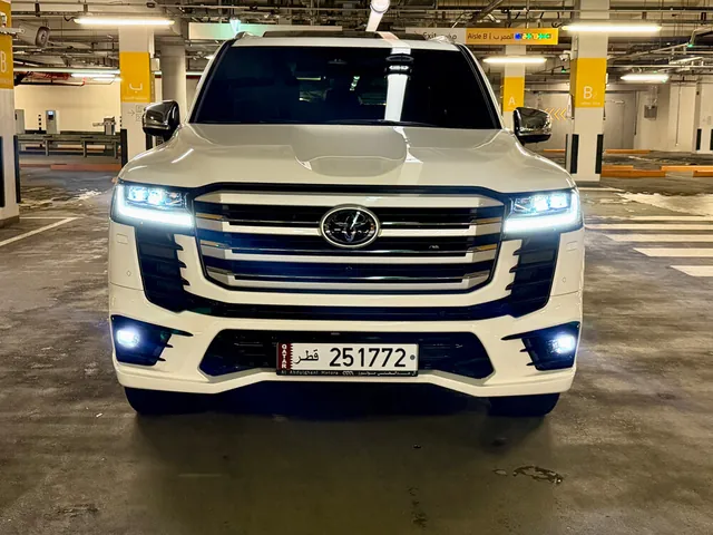 صورة 2025 تويوتا لاند كروزر VXR