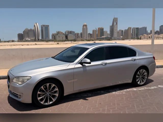صورة 2015 بي إم دبليو الفئة السابعة 730Li