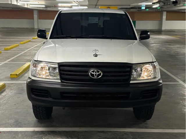 Photo of 2006 Toyota Land Cruiser G