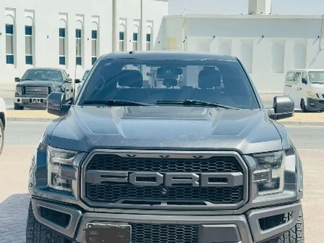 صورة 2018 فورد F-150 SVT رابتر