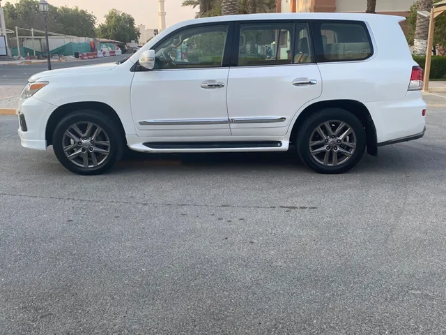 صورة 2009 لكزس LX 570 S