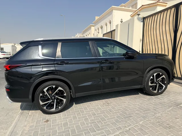 Photo of 2024 Mitsubishi Outlander Black Edition