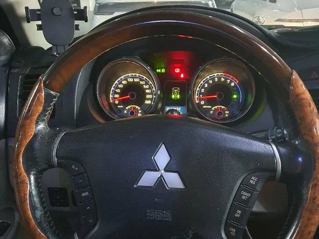 Photo of 2010 Mitsubishi Pajero 3.5