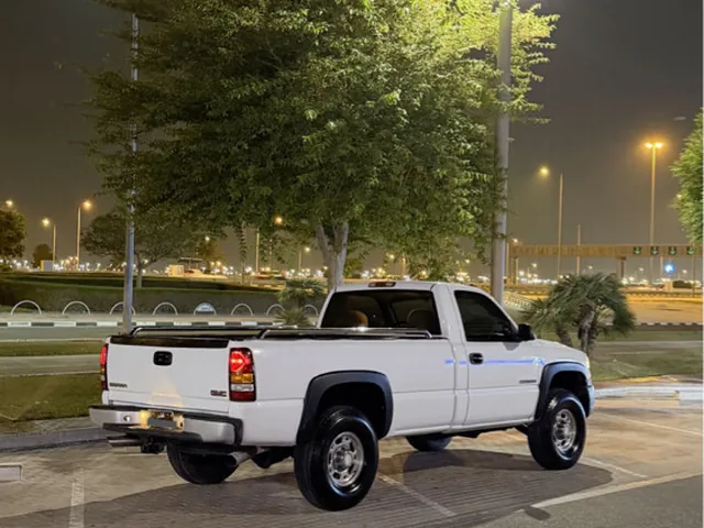 Photo of 2000 GMC Sierra 2500 HD