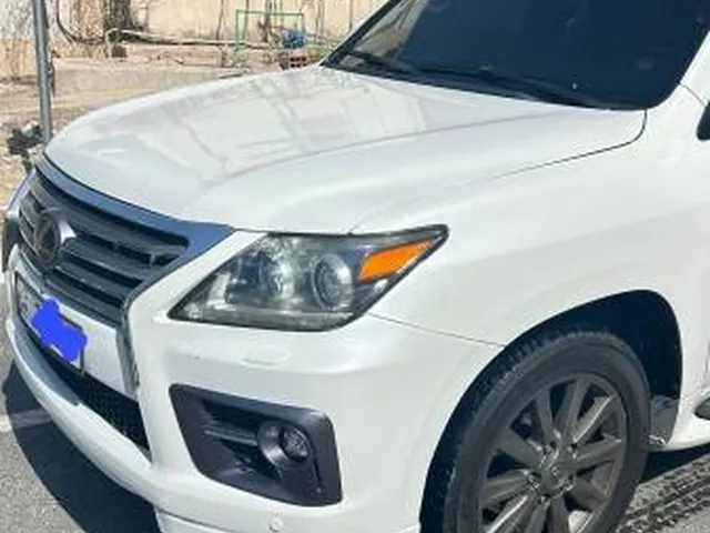 Photo of 2012 Lexus LX 570