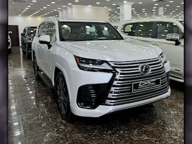 صورة 2024 لكزس LX 600 لكجري
