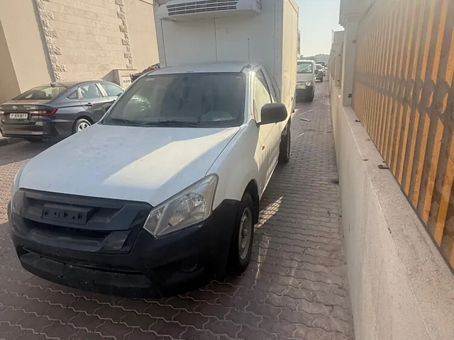 Photo of 2021 Isuzu Reward