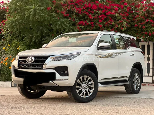 Photo of 2026 Toyota Fortuner SR5