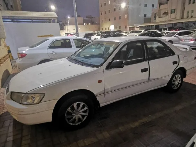 صورة 1999 تويوتا كامري LE