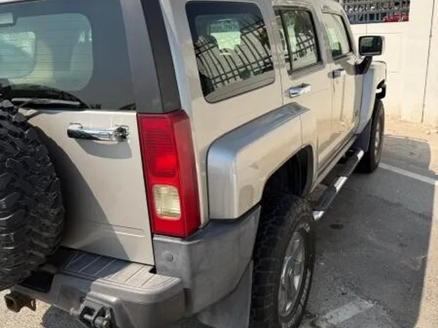 Photo of 2010 Hummer H3