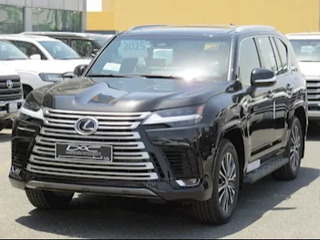صورة 2025 لكزس LX 600 لكجري