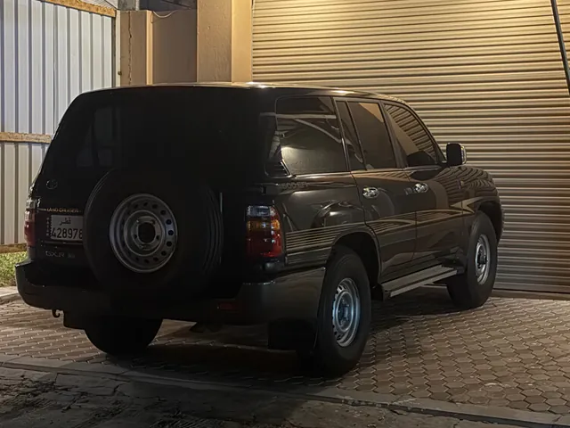 Photo of 2000 Toyota Land Cruiser GX