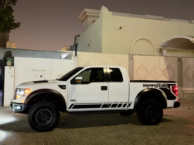 صورة 2014 فورد F-150 SVT رابتر