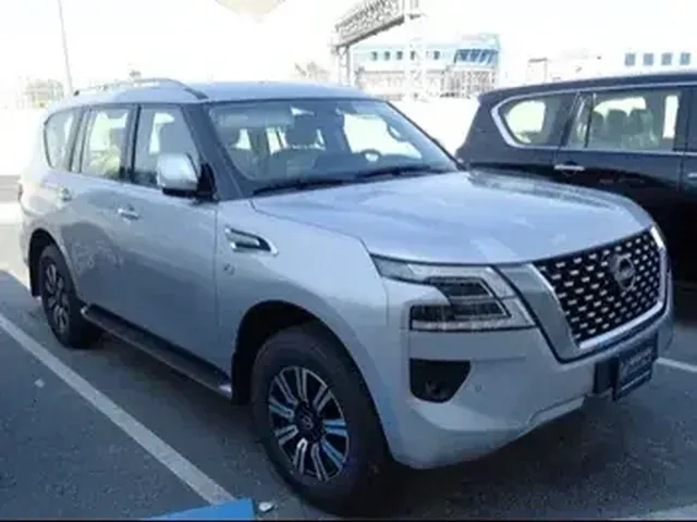 صورة 2023 نيسان باترول LE