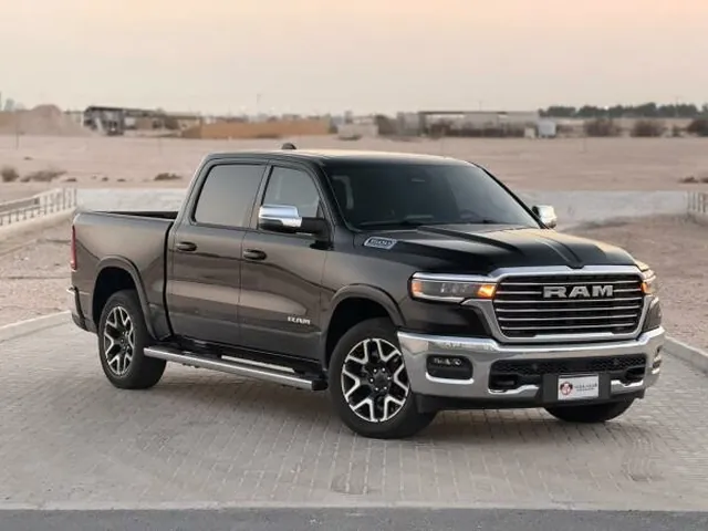 صورة 2025 دودج رام 1500 لارامي