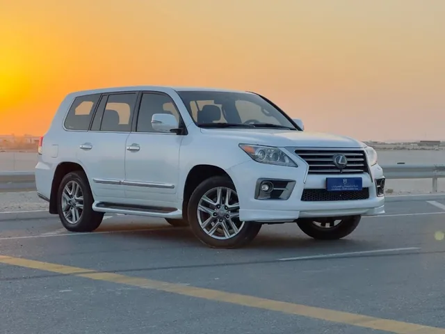 Photo of 2014 Lexus LX 570