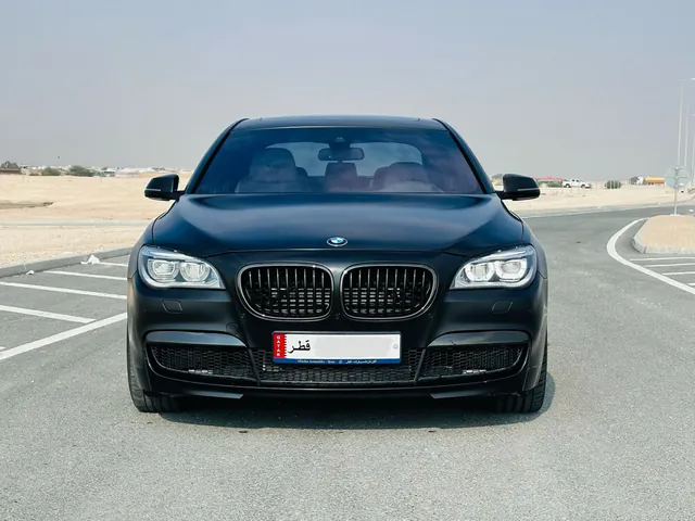 صورة 2015 بي إم دبليو الفئة السابعة 760Li