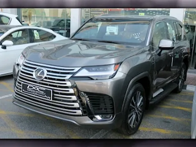 صورة 2024 لكزس LX 600 لكجري