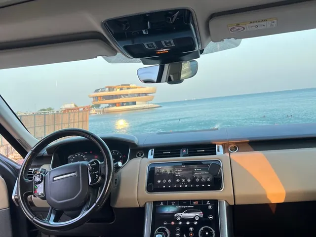 صورة 2018 رنج روڤر سبورت HST