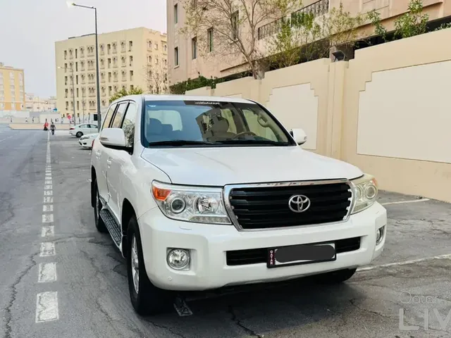 صورة 2014 تويوتا لاند كروزر GXR
