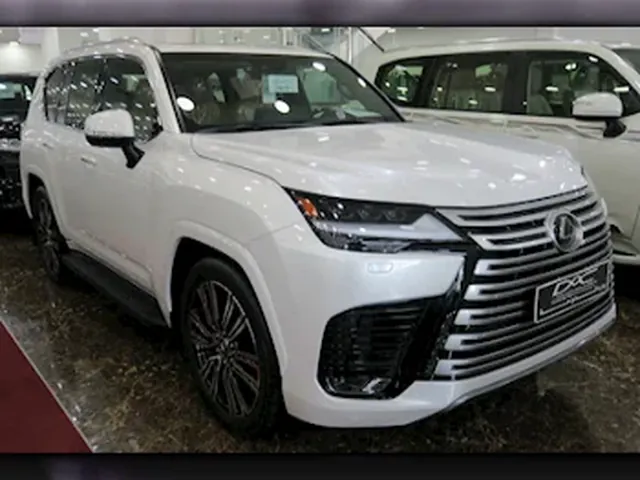 صورة 2024 لكزس LX 600 لكجري