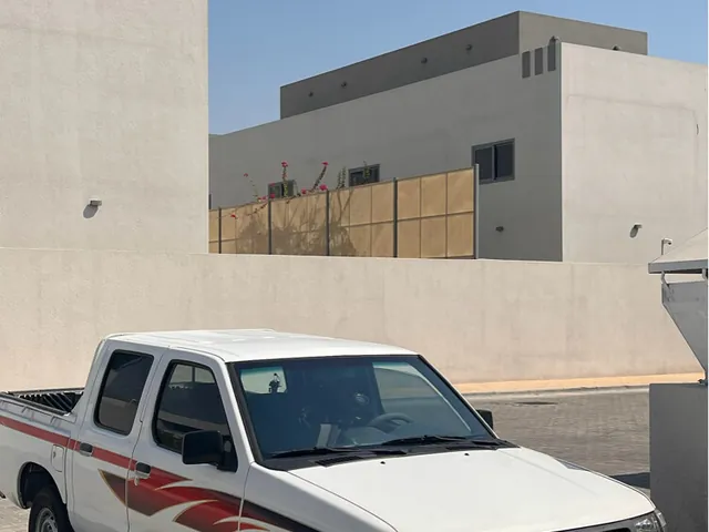 Photo of 2005 Nissan Pickup