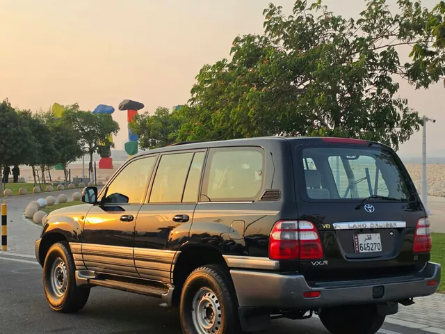 Photo of 2004 Toyota Land Cruiser VXR