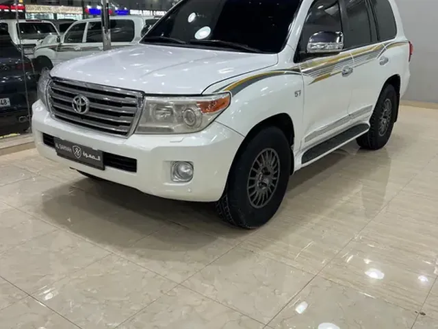 Photo of 2013 Toyota Land Cruiser VXR