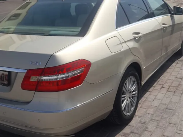 صورة 2012 مرسيدس-بنز C 200