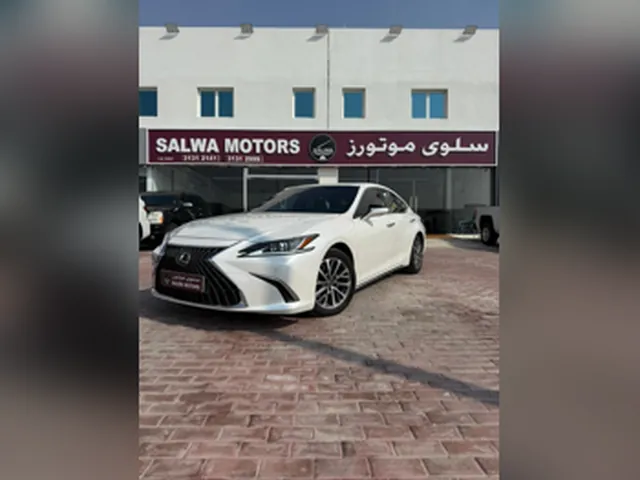 صورة 2023 لكزس ES 350