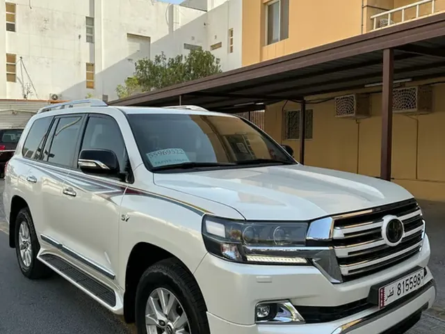 صورة 2018 تويوتا لاند كروزر GXR