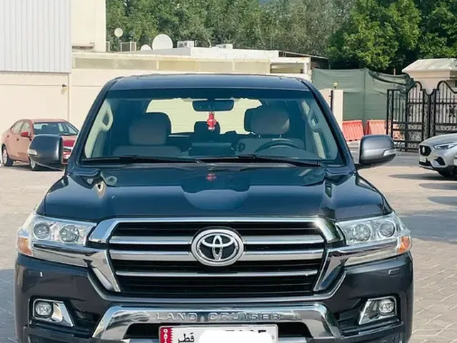 صورة 2019 تويوتا لاند كروزر GXR
