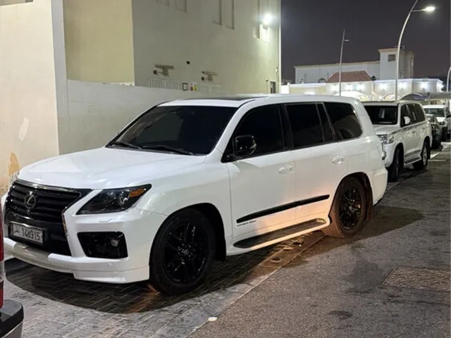صورة 2014 لكزس LX 570