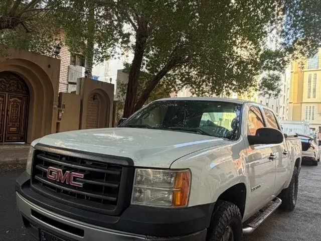 Photo of 2011 GMC Sierra 1500 AT4X