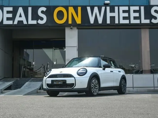 Photo of 2025 Mini Cooper