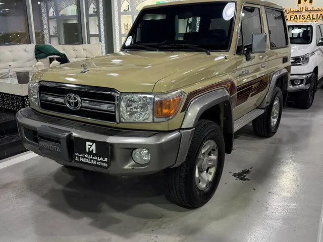 Photo of 2013 Toyota Land Cruiser 70