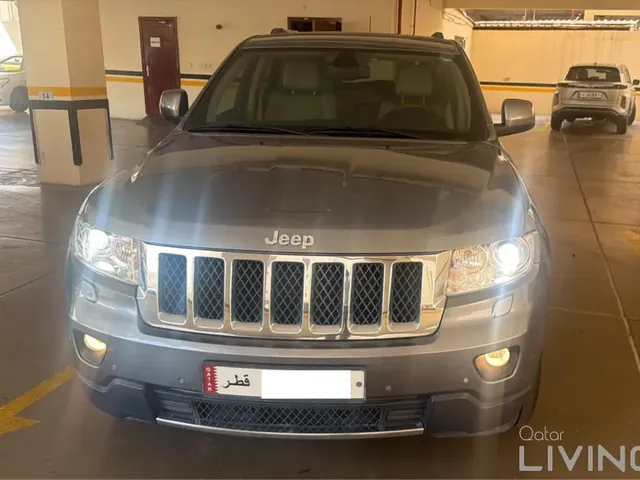 Photo of 2012 Jeep Grand Cherokee Overland