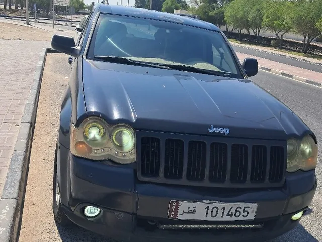 صورة 2009 جيب جراند شيروكي لاريدو