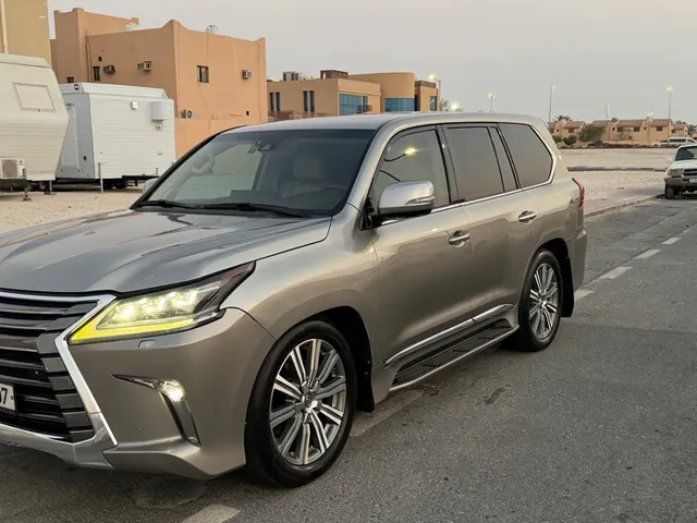 Photo of 2016 Lexus LX 570