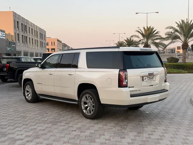 Photo of 2015 GMC Yukon XL SLT