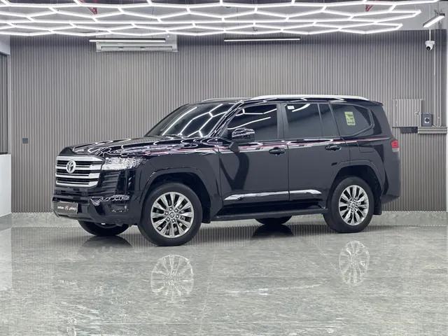 Photo of 2026 Toyota Land Cruiser GXR