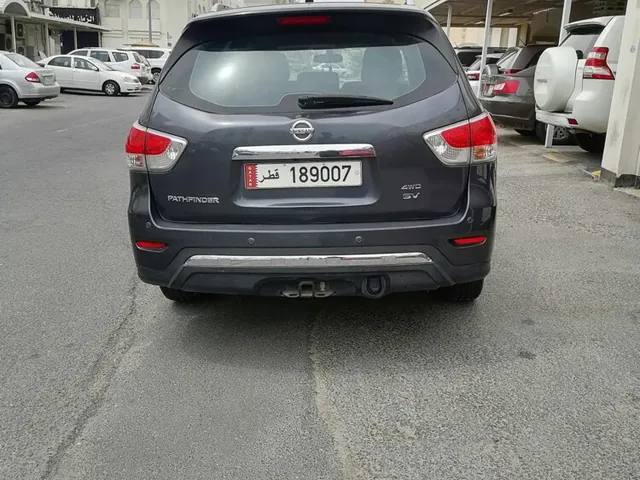 Photo of 2014 Nissan Pathfinder SV