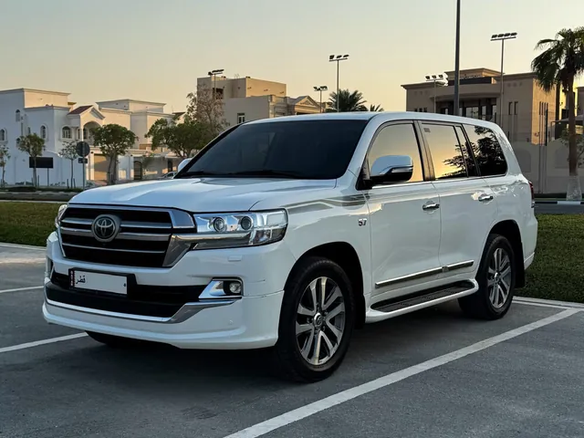 صورة 2019 تويوتا لاند كروزر VXR
