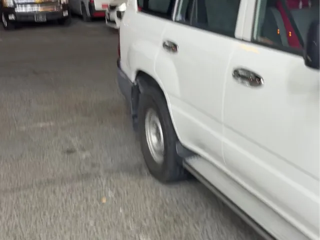 Photo of 2001 Toyota Land Cruiser G