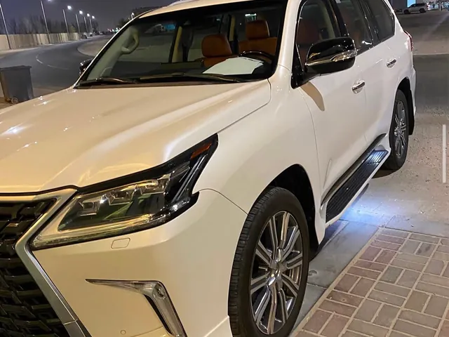 Photo of 2017 Lexus LX 570